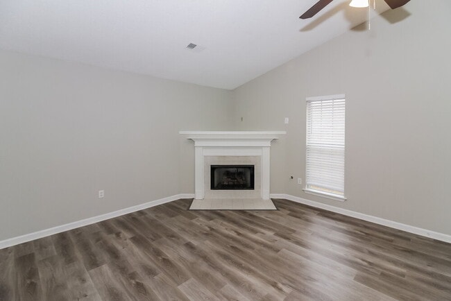 Photo - 1910 Cresent Ln