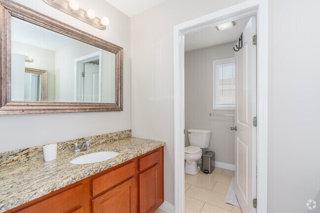 3BR, 2.5BA - 1,480SF - Bathroom