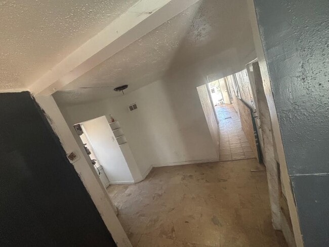 Photo - 5461 Hamilton Ave