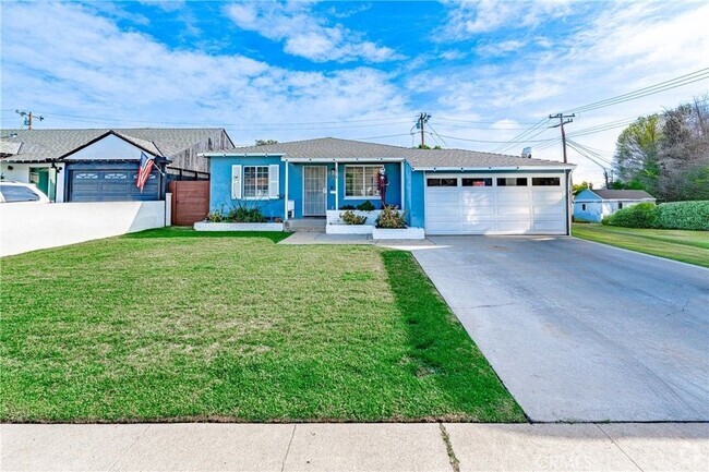 Building Photo - 3816 Lomina Ave Rental