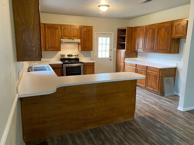 Photo - 211 N Avenue T