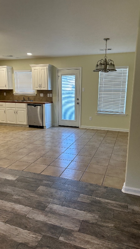 Photo - 144 Corbin Cir