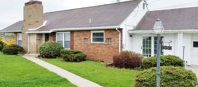 Building Photo - 606 E Main Street Ext Rental