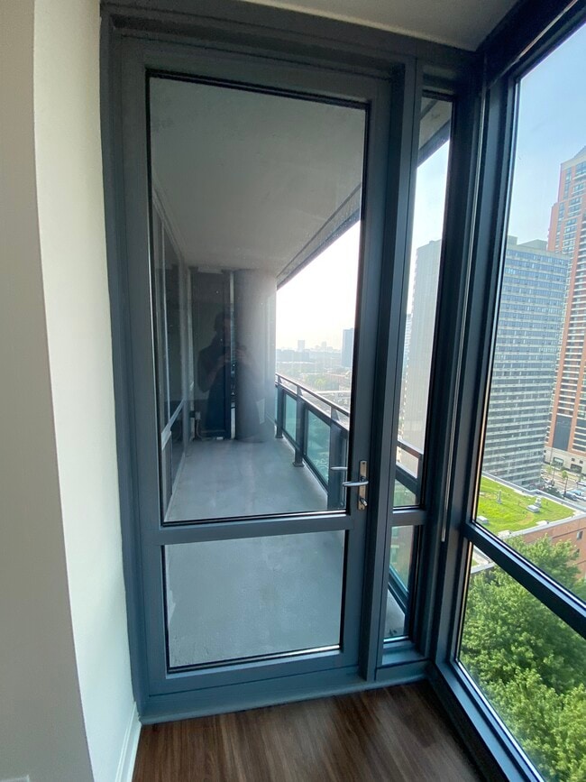 1250 S Michigan Ave Unit 2008