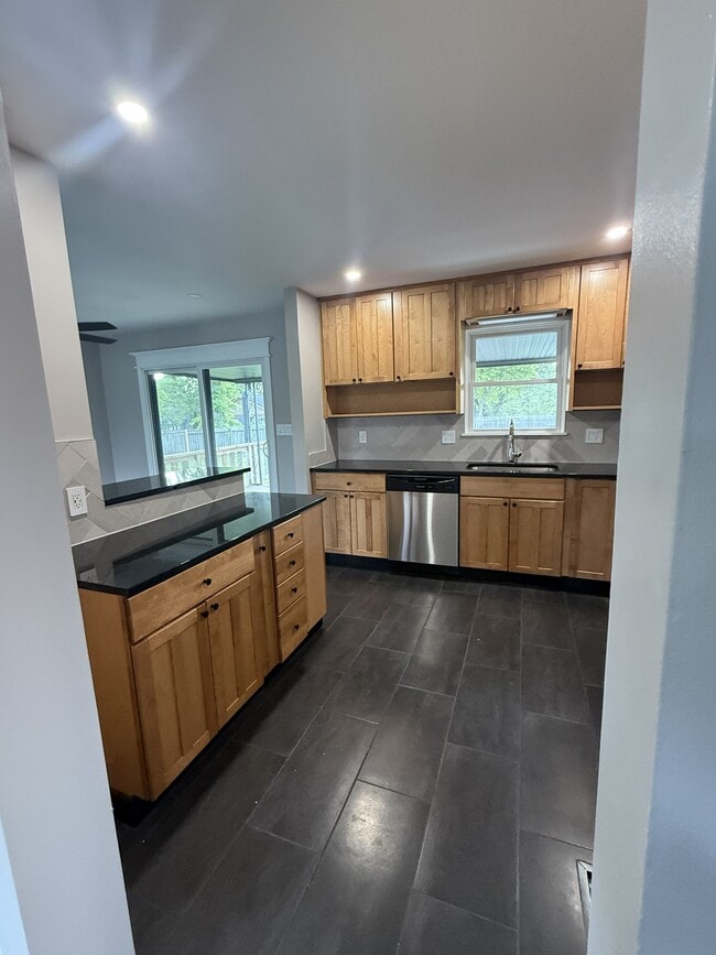 Photo - 7404 Worthington Rd