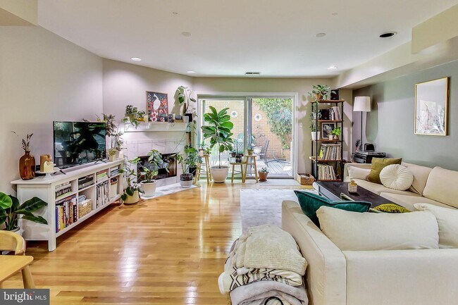 Photo - 3307 19th St NW