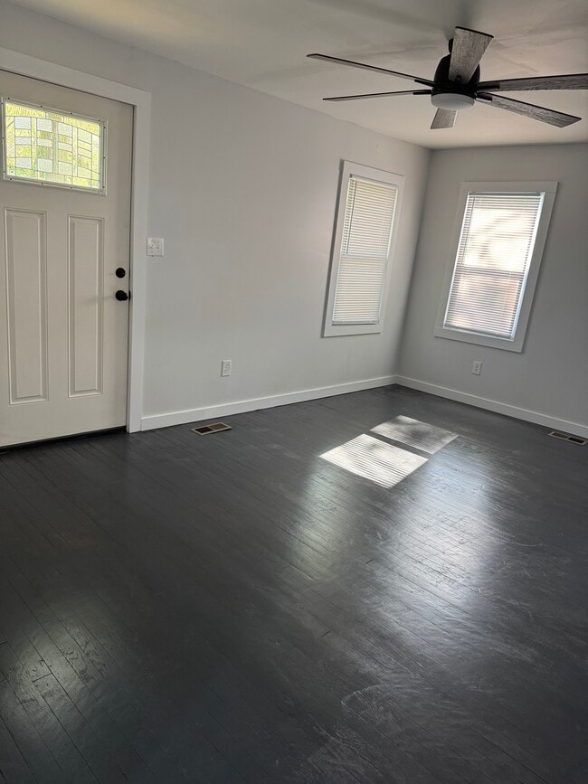 living/dining room - 1658 Echo Ct