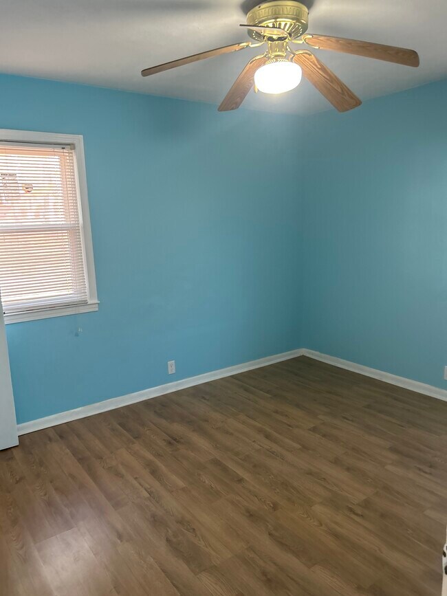 Photo - 717 Dogwood Ln