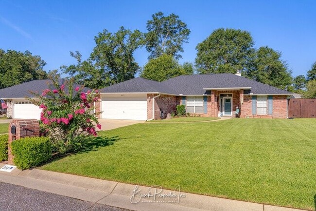 Building Photo - 2511 Southern Oaks Dr Rental