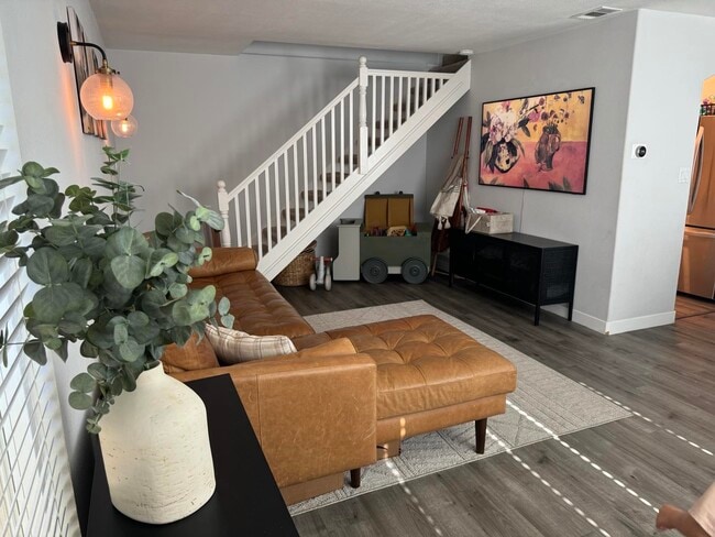 Building Photo - 5618 Madison Ave Unit #2