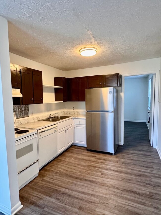 Building Photo - 5144-5158 Linbar Drive Unit 5156 Linbar Dr.