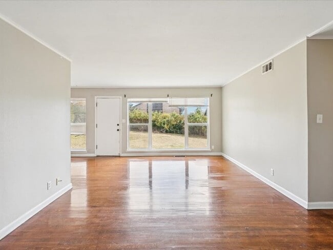 Photo - 2607 S Maplewood Ave