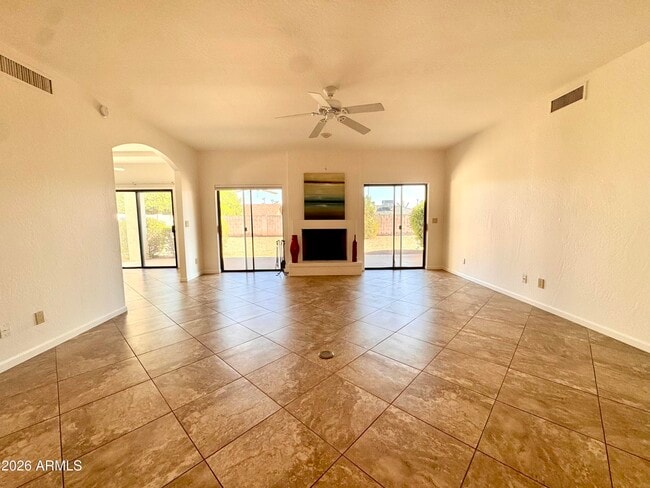 Building Photo - 6707 E Kelton Ln