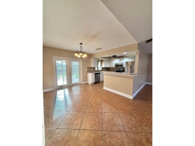 Photo - BEAUTIFUL 3 Bedroom 2 bath Move-In Ready!