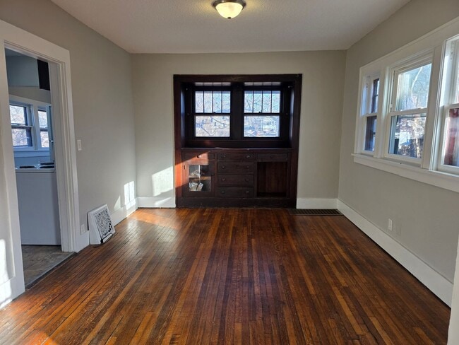 Photo - Large 3 Bedroom newly updated house for rent!