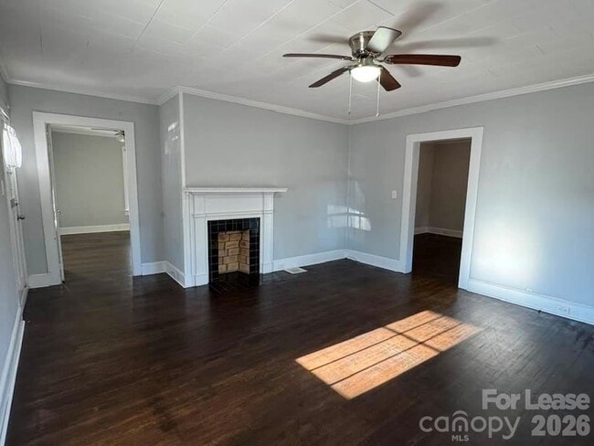 Photo - 70 Crowell Dr NW