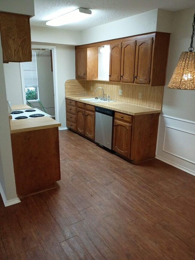 Photo - Well Maintained 2BR 2BA Duplex w/ Eat-In Kitchen • Fenced Yard in Heart of Burleson