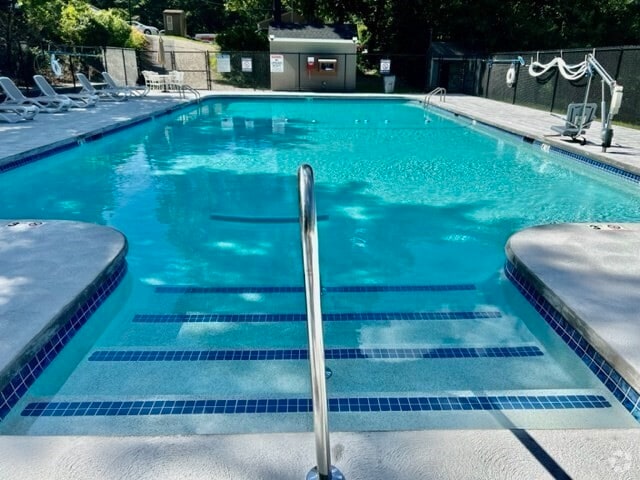 Building Photo - 11 Thayer Pond Dr Unit 17 Rental