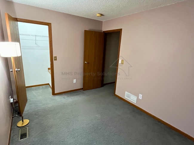 Photo - 186 Macfalls Way