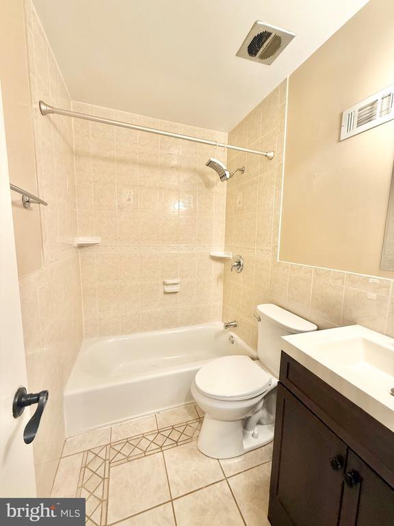 Photo - 5439 Richenbacher Ave