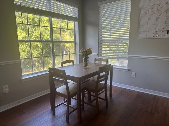 Building Photo - Quaint 2BR Duplex in Savannah