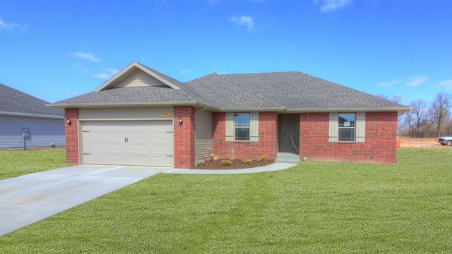 Building Photo - 3 BR Fenced in Home !!