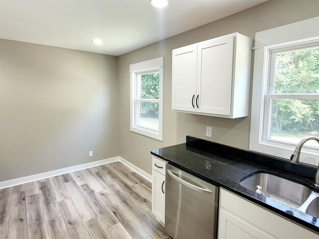 Photo - 3052 Burlingame Ave SW