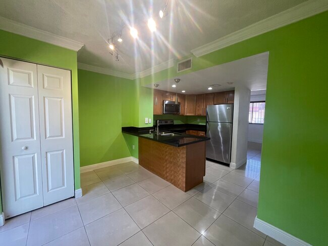 Photo - 1811 SW 107th Ave