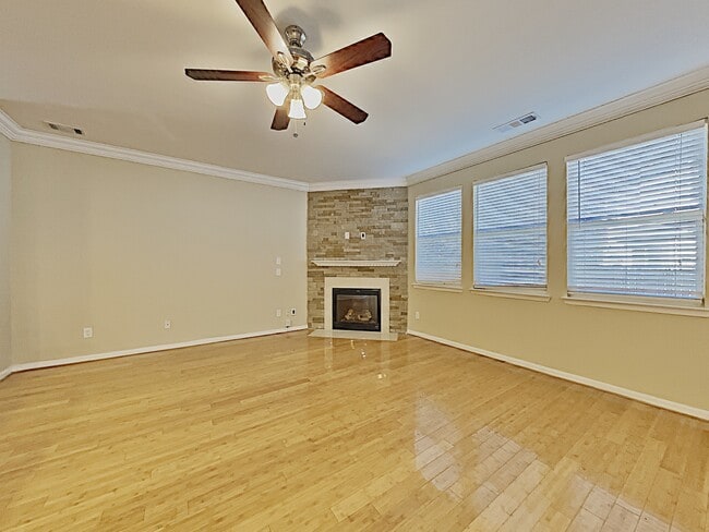 Photo - 348 Yellow Iris Rd