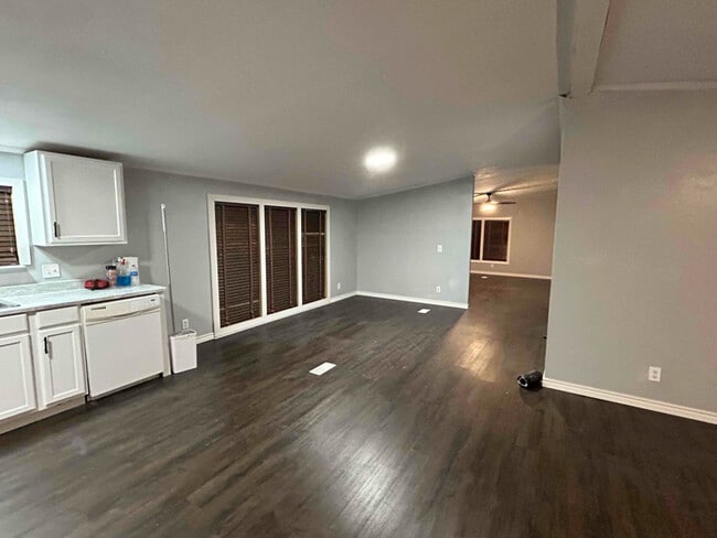 Photo - 107 Peoples Ln