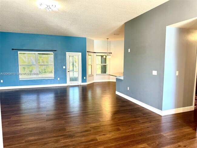 Photo - 4900 NW Ironton Ave