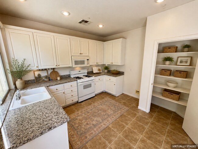 10319 Splendor Ridge Ave