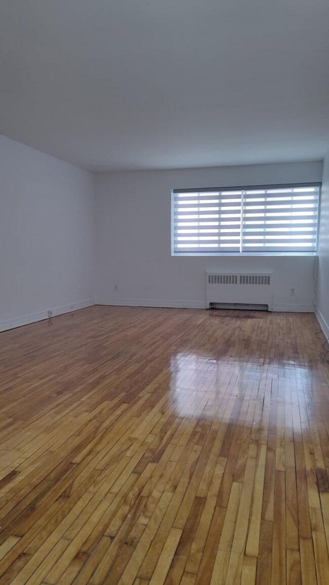 Photo - 5505 Rue Dudemaine Unit 01