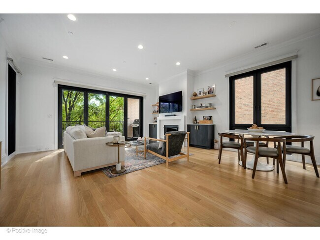 Photo - 1752 W Huron St Unit 2