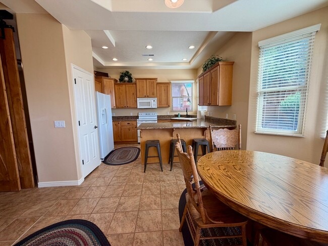 Photo - 1642 N Great Basin Dr