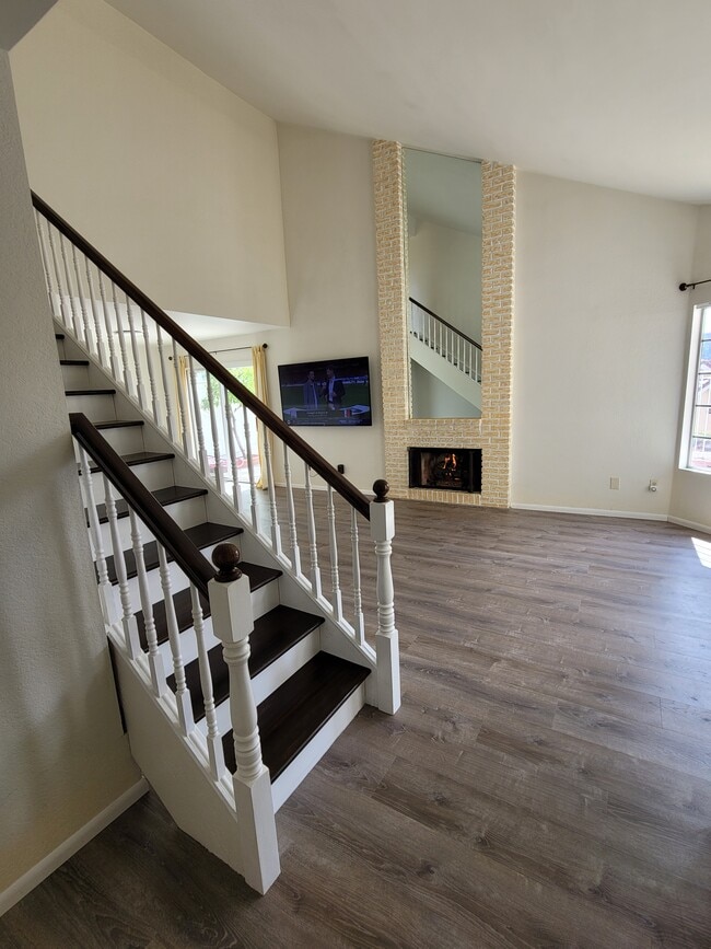 home entrance - 35 La Costa Ct