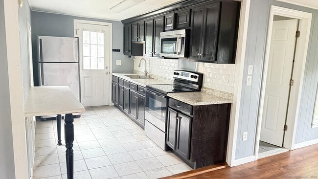 Building Photo - 3 Anderson Ave Unit 2 Rental