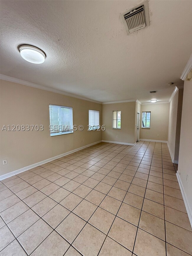 Photo - 2601 NE 41st Cir