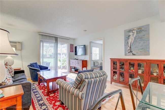 Photo - 364 Bellevue Ave