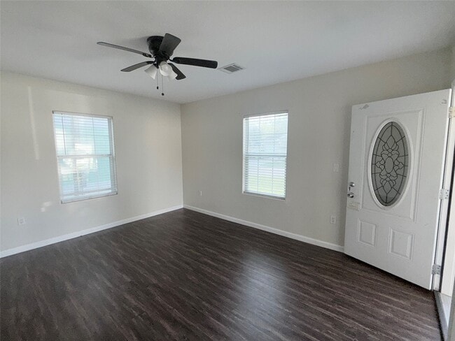 Photo - 210 E Homan Ave