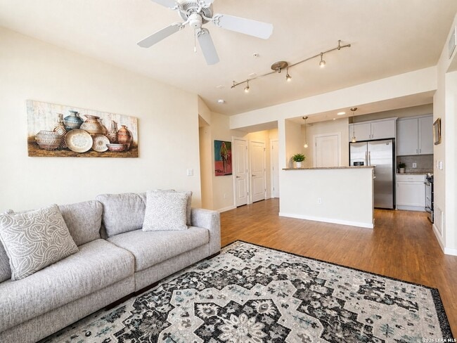 7342 Oak Manor Dr