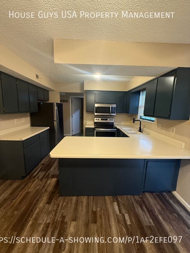 Photo - 710 SW 37 St