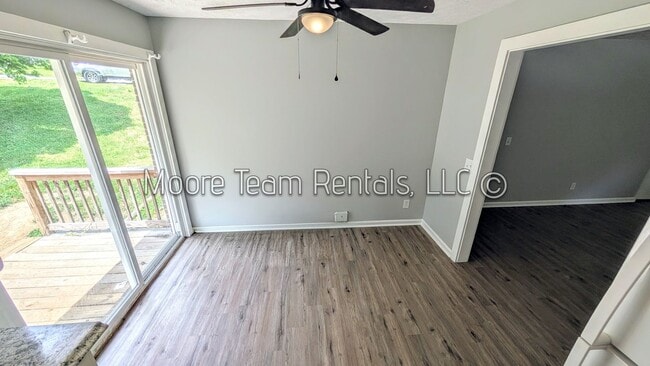 Photo - 182 Ewart Dr