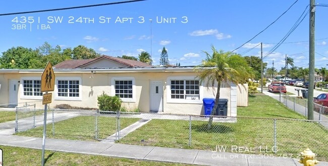 Building Photo - 4351 SW 24th St Unit 3