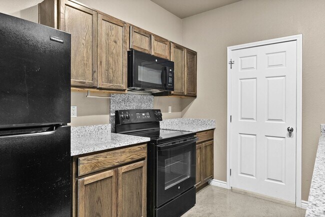 Photo - 2011 Wood Ave Unit 2011