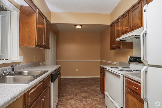 3BR, 2BA - 1385SF Cypress - Kitchen/ Dining room - Hampton House