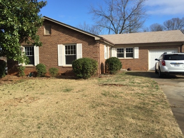 3 Bedroom with Beautiful Updates Throughout - 3 Bedroom with Beautiful Updates Throughout House