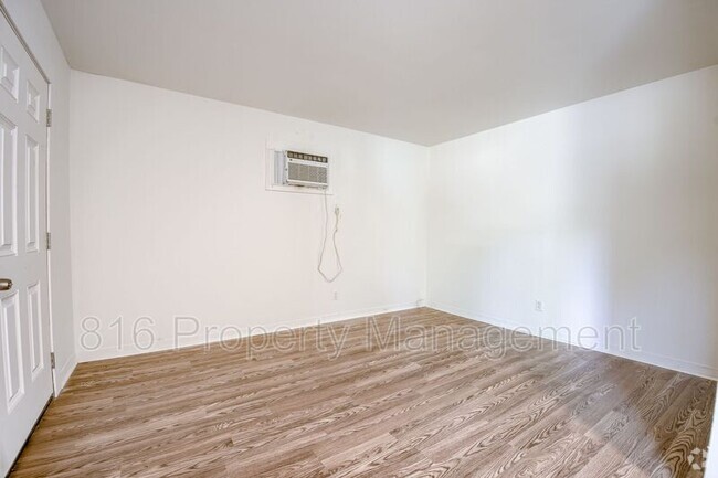 Building Photo - 15216 Bellaire Ave Unit 15216  C Rental