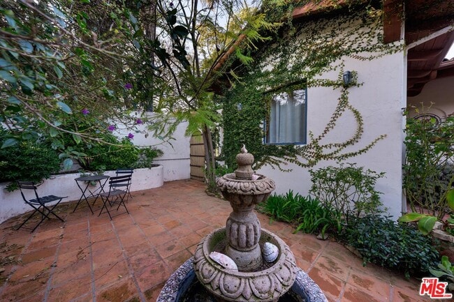 Photo - 20333 Reigate Rd