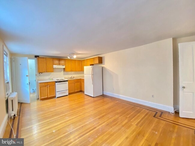 Building Photo - 1914 Pine St